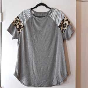 3/$25 NWOT Printed Short Sleeve T-Shirt
